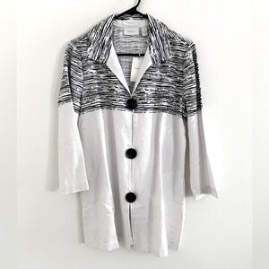 Beautiful black and white jacket in linen fabric design at top w/ black buttons